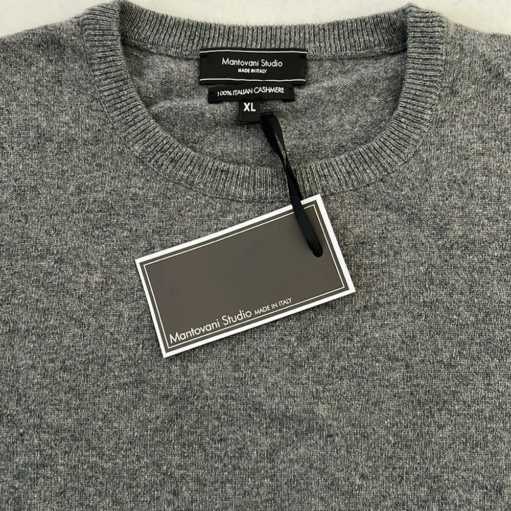 Mantovani Studio 100% Cashmere Crewneck Sweater Made in Italy.